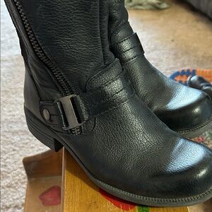 Earth Origins Black Leather Heeled Boots